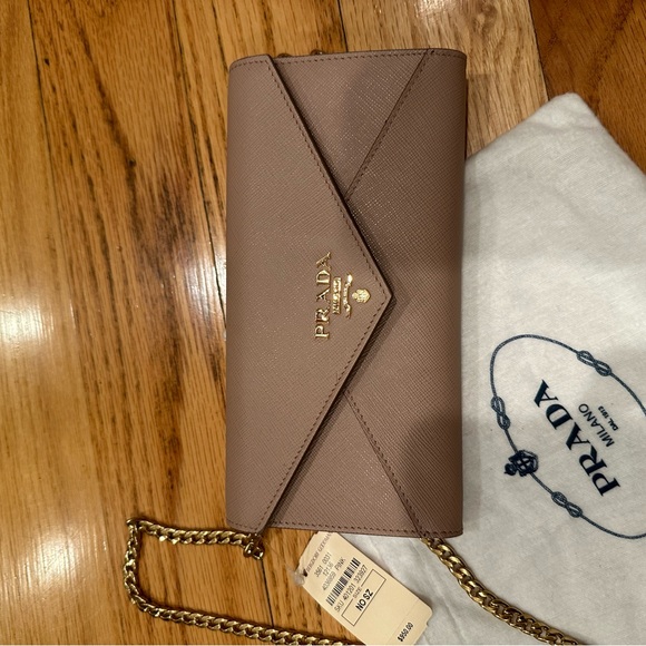 Prada Saffiano Leather Wallet with chain. NEW! - Picture 3 of 10